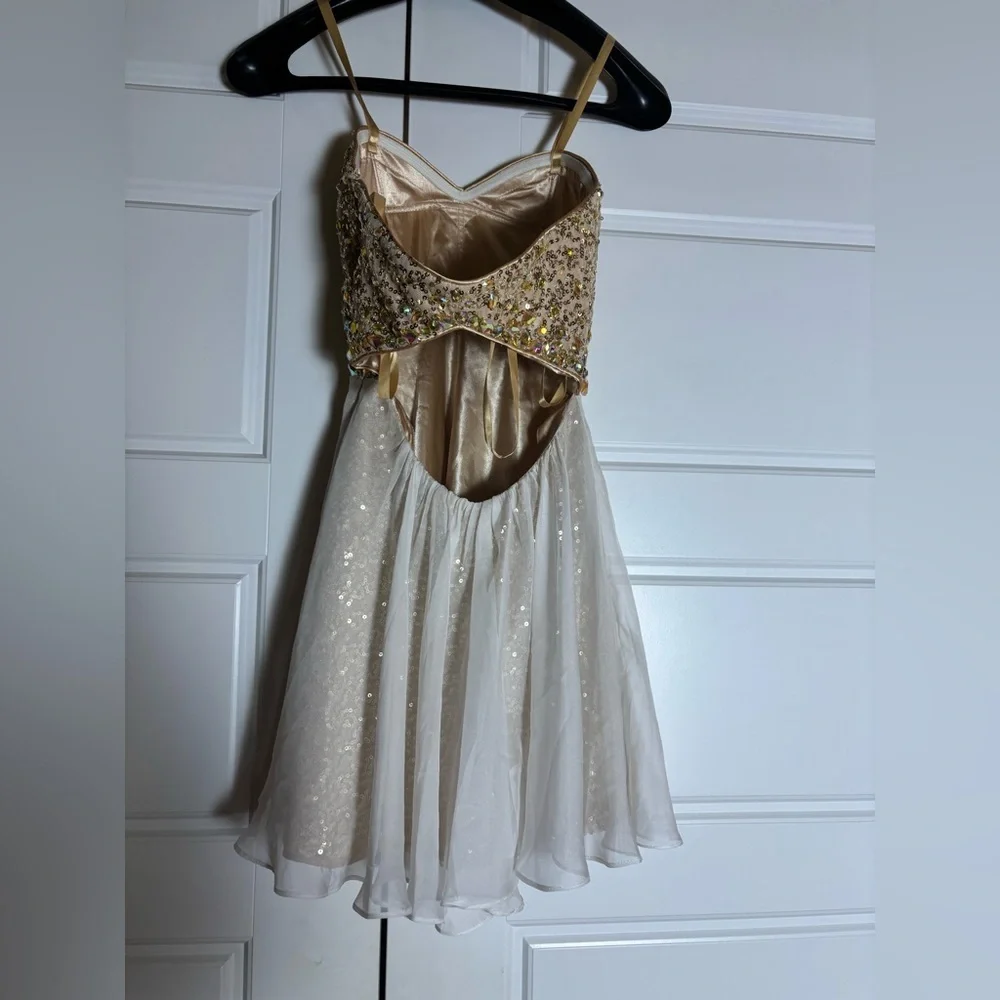 La Femme Strapless Sweetheart Sequins Mini Prom Dress in Gold and White